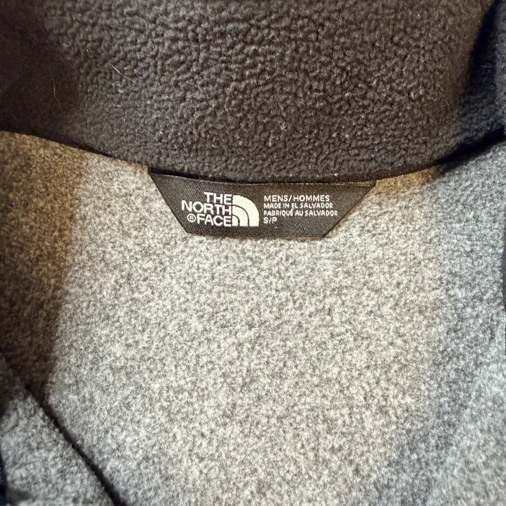 The North Face Gordon Lyons Quarter Zip Fleece Pullover Gray Mens outdoor hike S